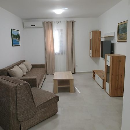 Apartments Njivice Bajcic Exterior photo