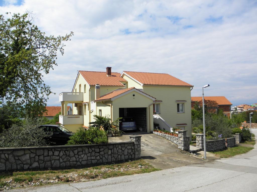 Apartments Njivice Bajcic Exterior photo