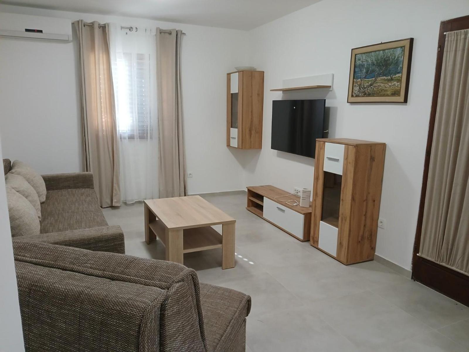 Apartments Njivice Bajcic Exterior photo