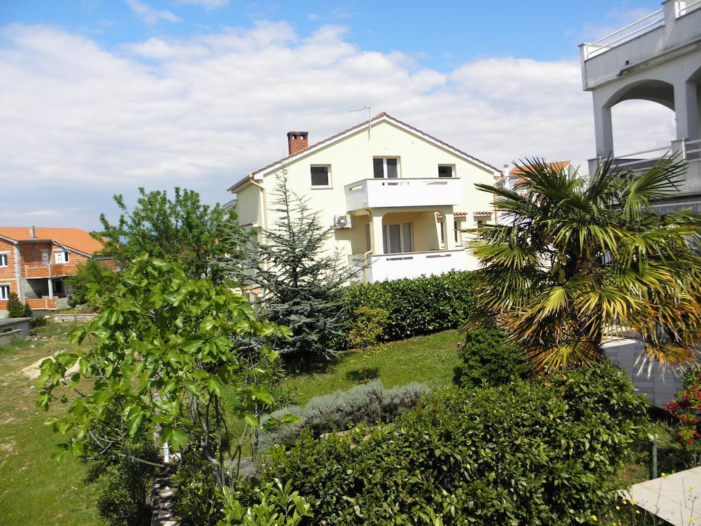 Apartments Njivice Bajcic Exterior photo
