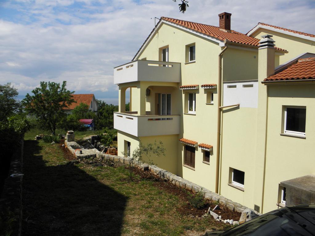 Apartments Njivice Bajcic Exterior photo