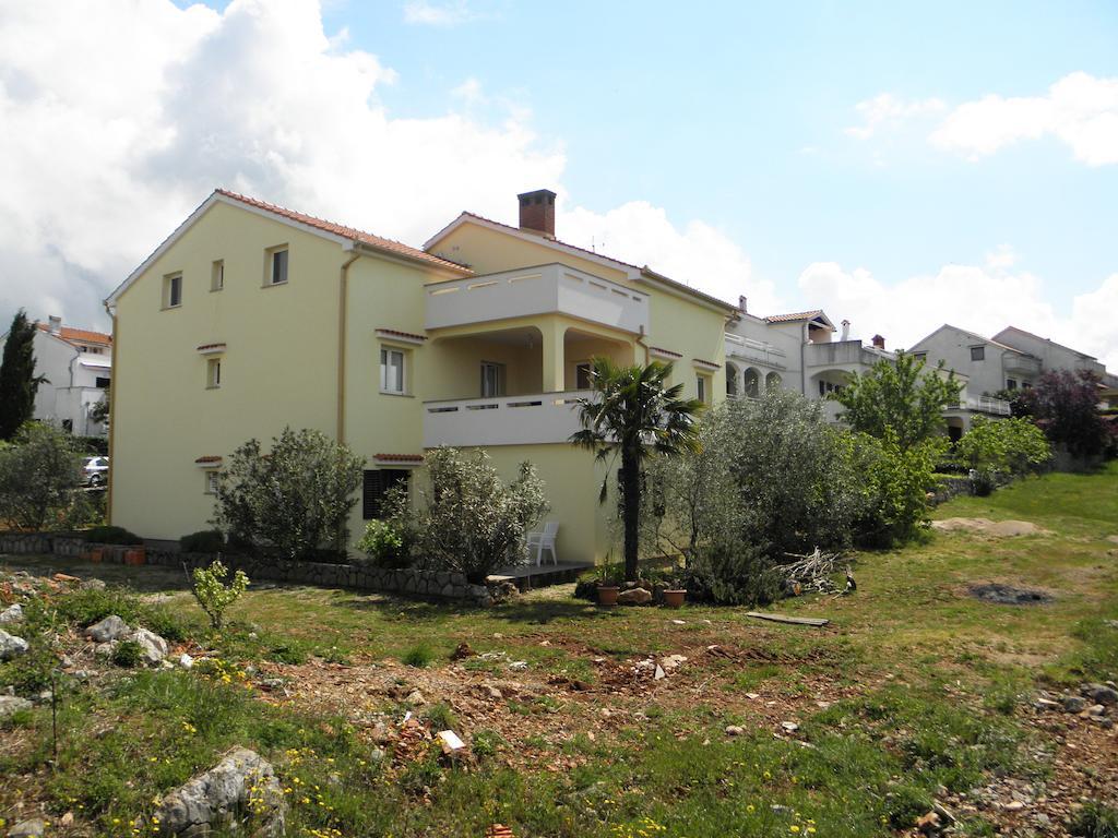 Apartments Njivice Bajcic Exterior photo