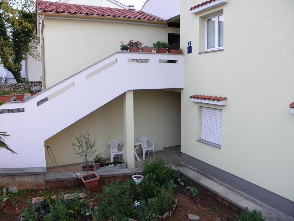 Apartments Njivice Bajcic Exterior photo