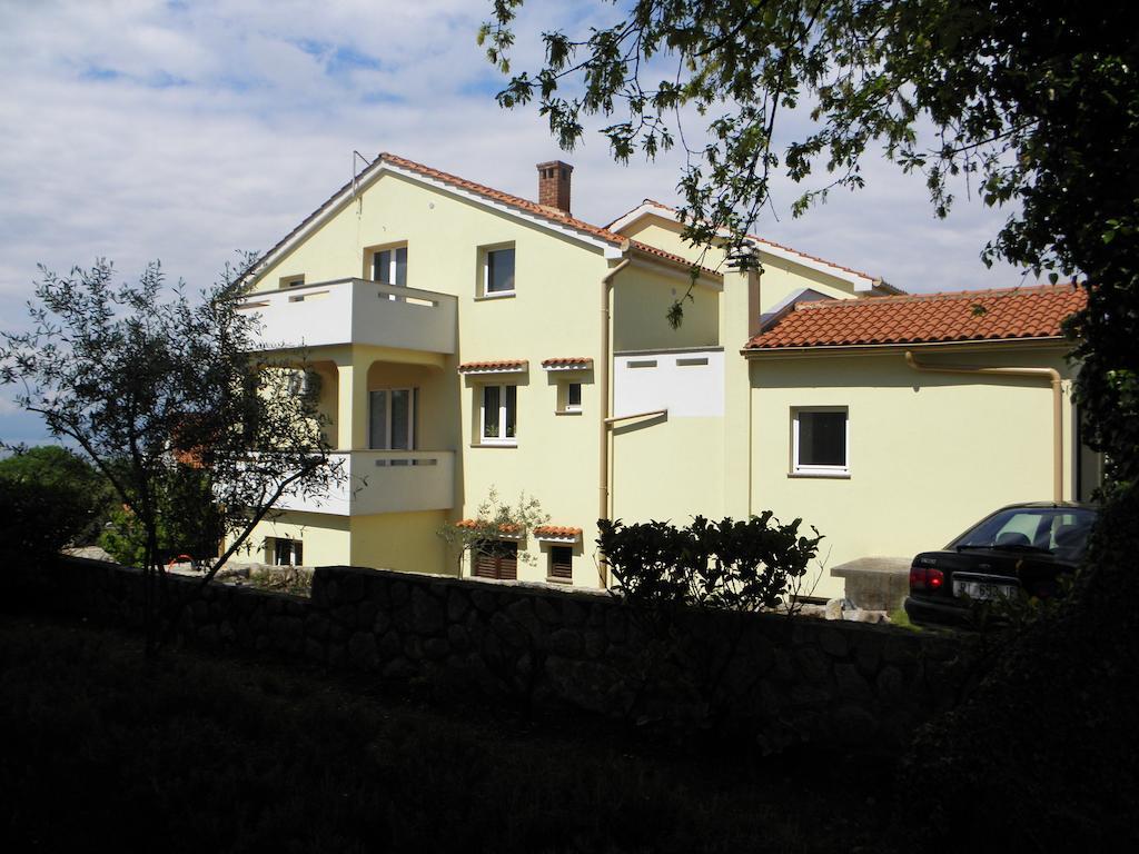 Apartments Njivice Bajcic Exterior photo